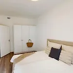 4-Zimmer-Wohnung Im Duesseldorf