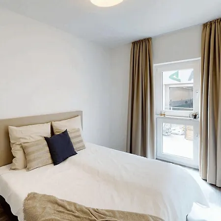 Apartment 4-zimmer-wohnung Im *